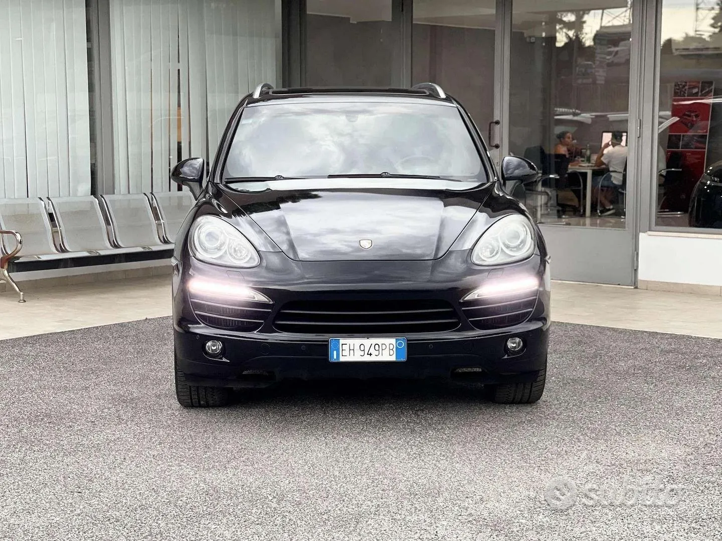 Porsche Cayenne 2011 photo 2