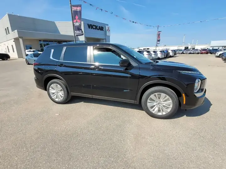 Mitsubishi Outlander 2026 photo 4