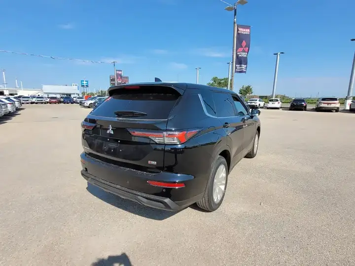 Mitsubishi Outlander 2026 photo 5