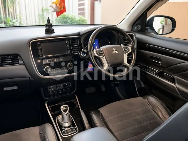 Mitsubishi Outlander 2016 photo 2