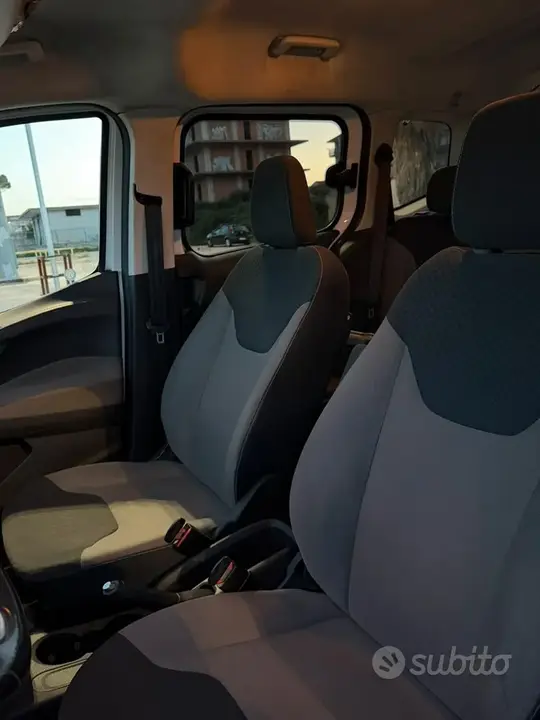 Ford Tourneo Courier 2021 photo 4