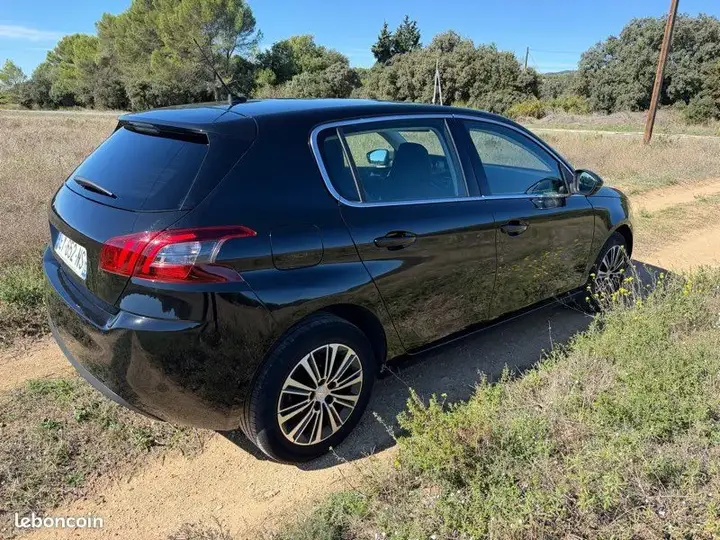 Peugeot 308 2018 photo 2