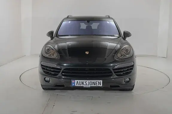 Porsche Cayenne 2011 photo 2