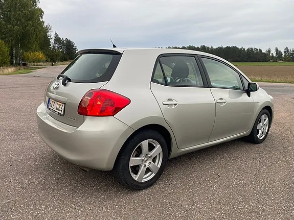 Toyota Auris 2008 photo 3