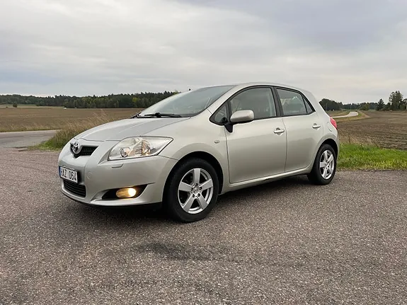 Toyota Auris 2008 photo 2