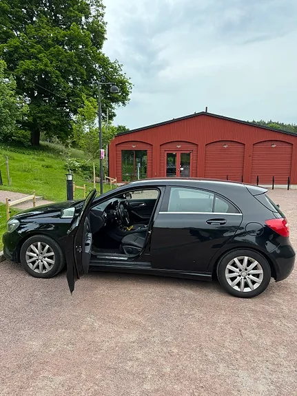Mercedes-Benz A180 2014 photo 4