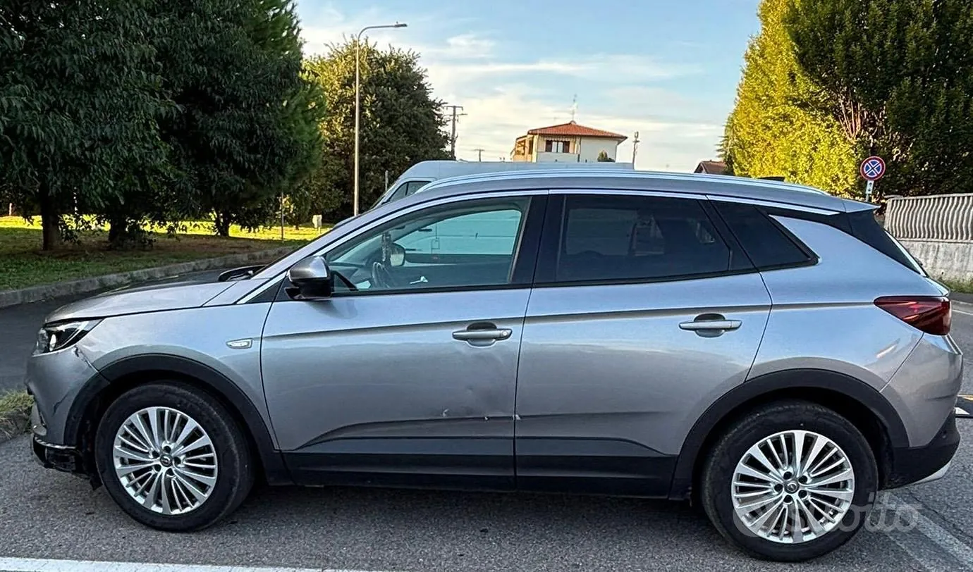 Opel Grandland X 2019 photo 2