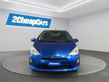 Toyota Aqua 2013 photo 3