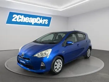 Toyota Aqua 2013 photo 2