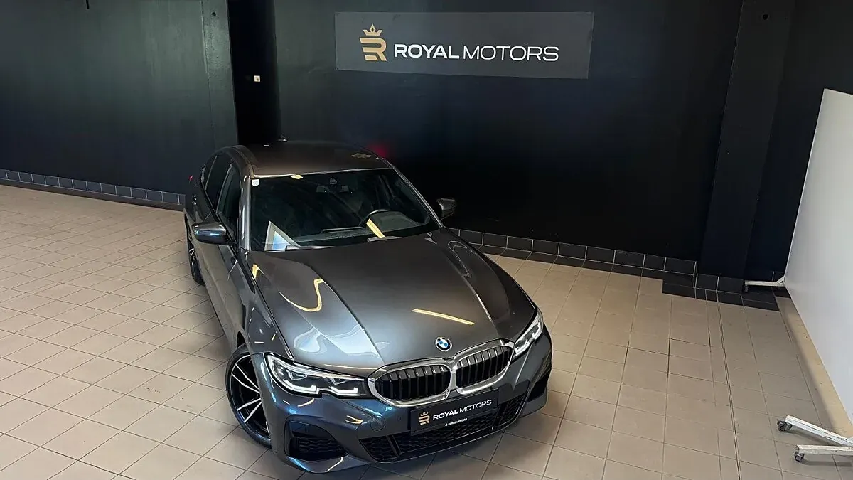 BMW 3 Series 2021 photo 2