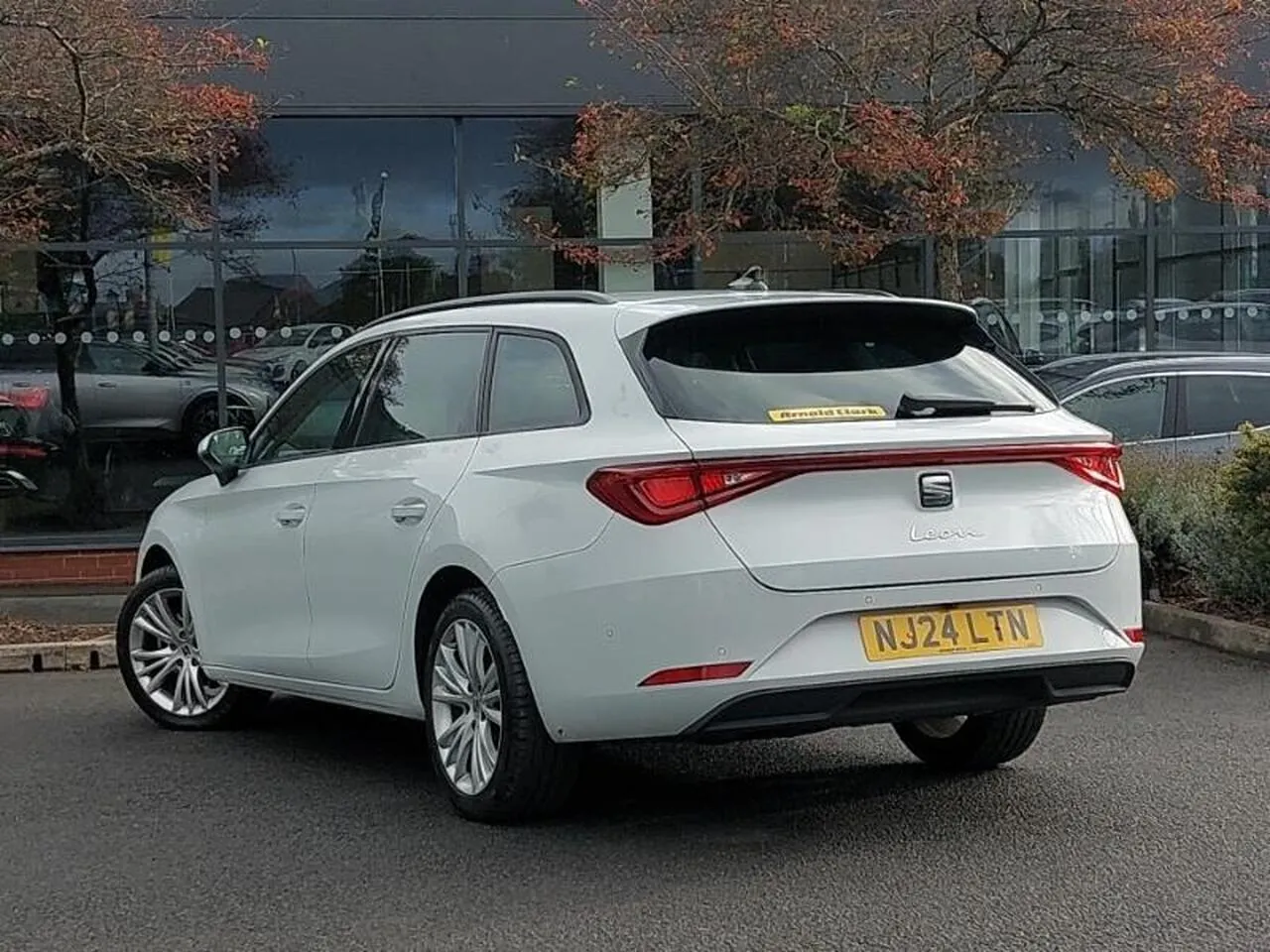 Seat Leon 2024 photo 2