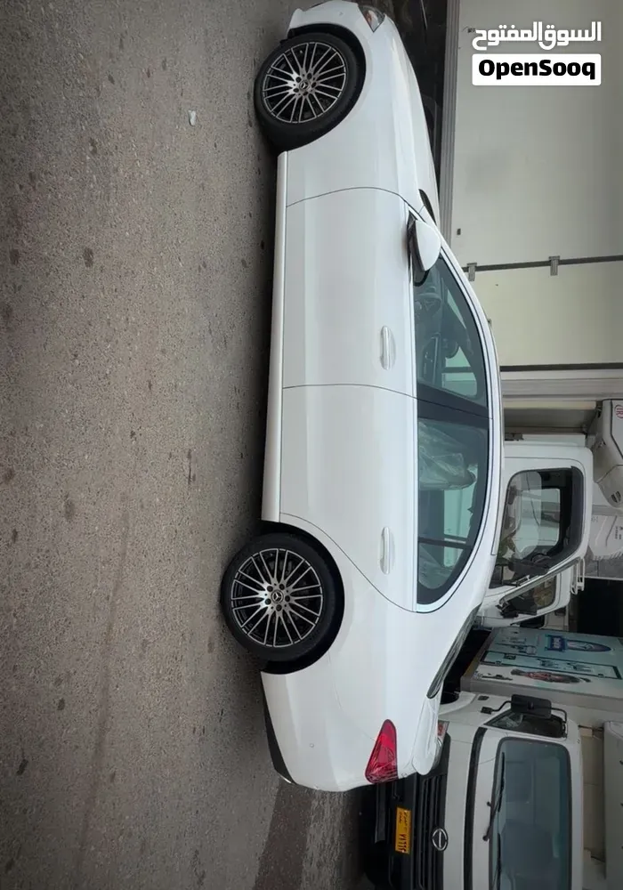 Mercedes-Benz C-Class 2024 photo 3