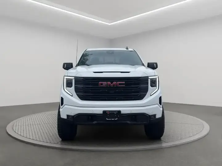 GMC Sierra 1500 2026 photo 2