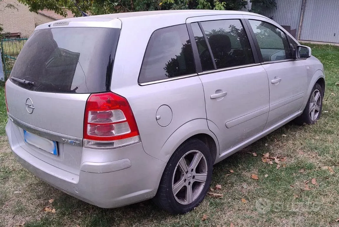 Opel Zafira 2010 photo 4