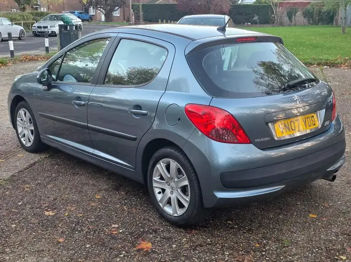 Peugeot 207 2007 photo 4