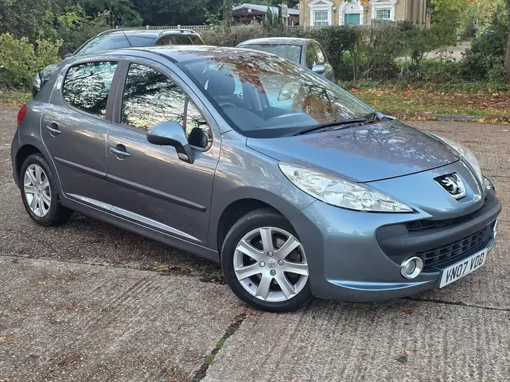Peugeot 207 2007 photo 2
