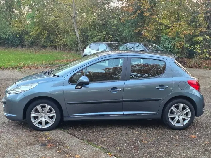 Peugeot 207 2007 photo 3