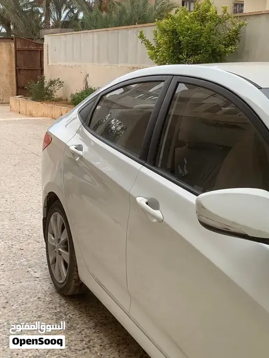 Hyundai Accent 2013 photo 3