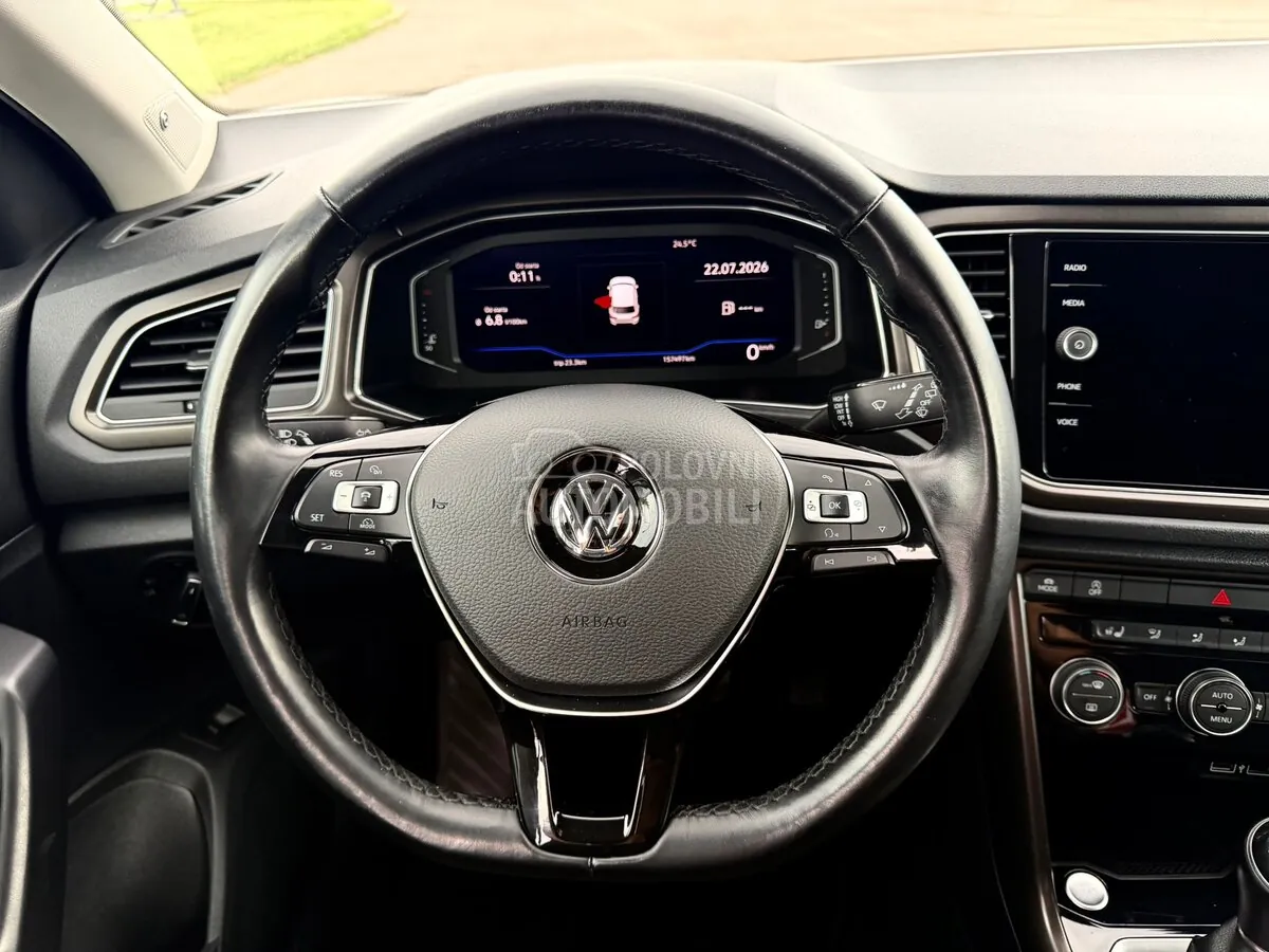 Volkswagen T-Roc 2018 photo 2