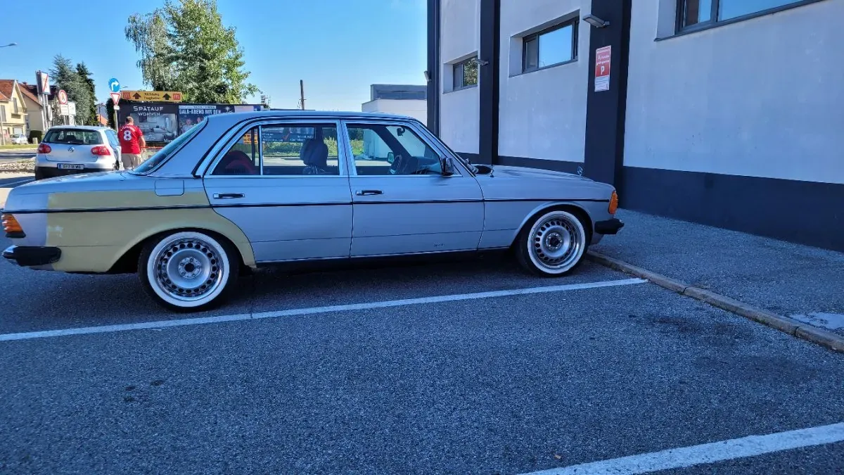 Mercedes-Benz E-Class 1983 photo 3