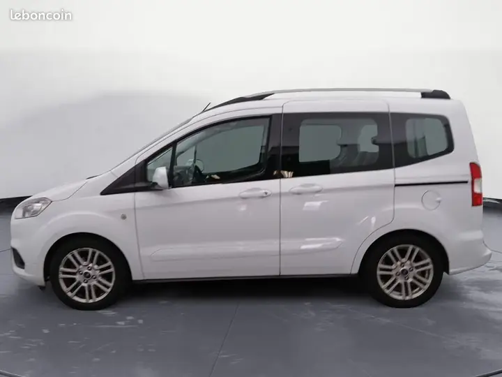 Ford Tourneo Courier 2019 photo 5