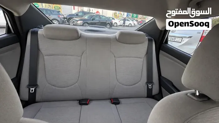 Hyundai Accent 2018 photo 2