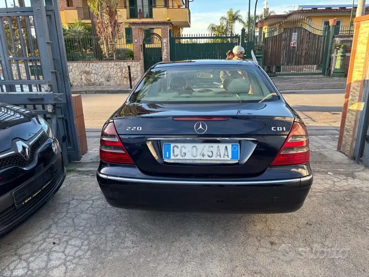 Mercedes-Benz E 220 2003 photo 5