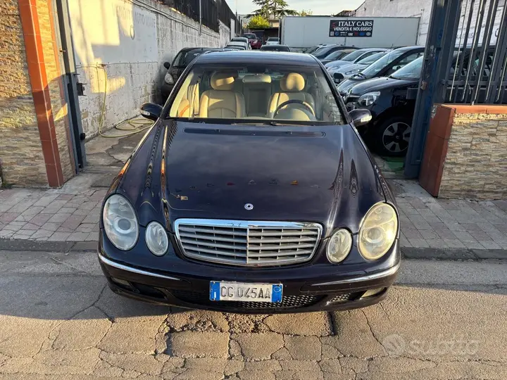Mercedes-Benz E 220