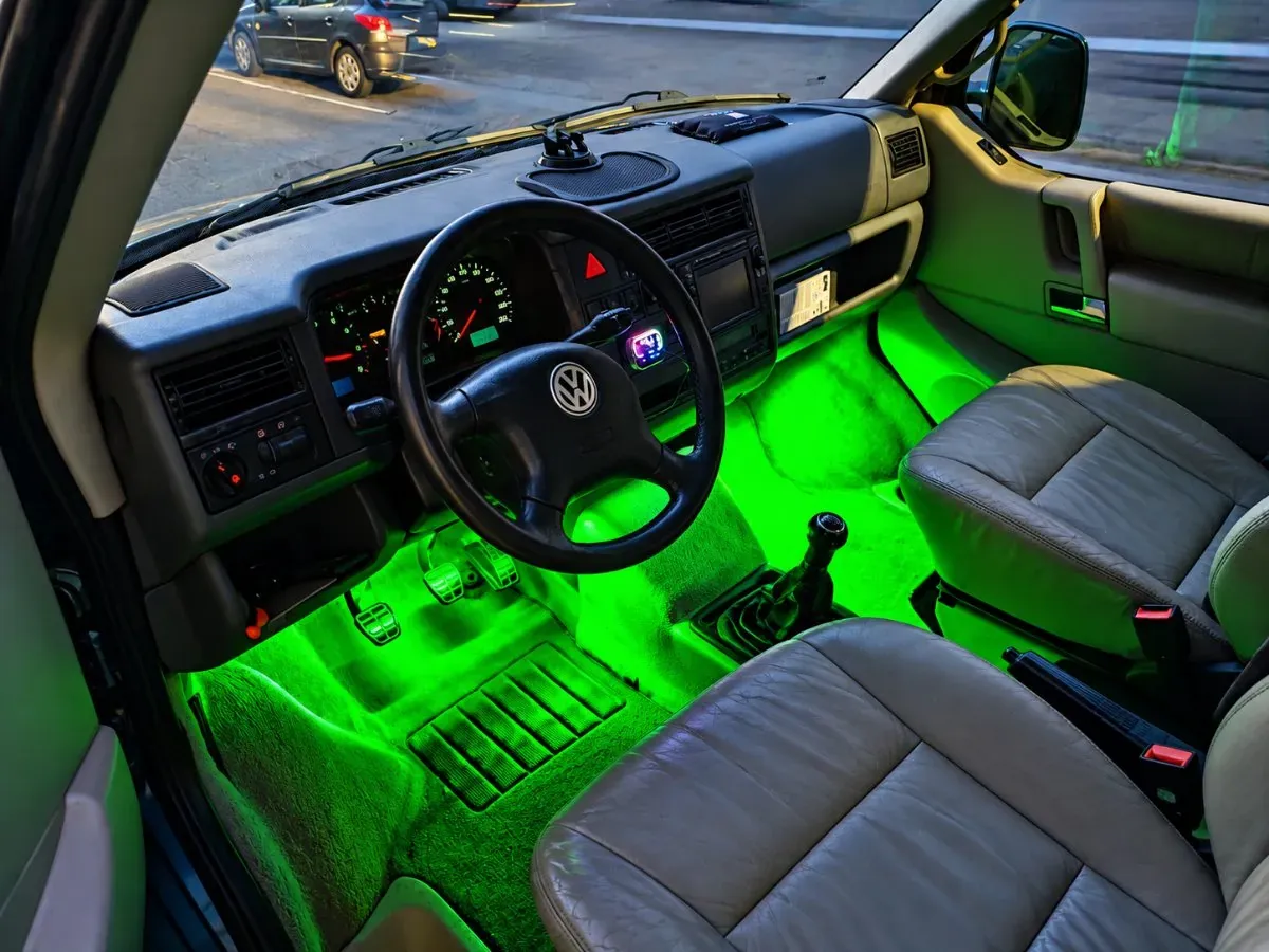 Volkswagen T4 1996 photo 3