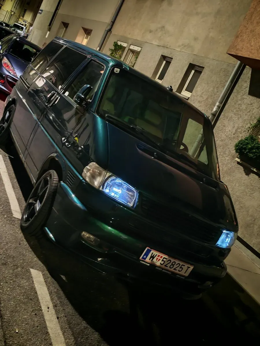 Volkswagen T4 1996 photo 2
