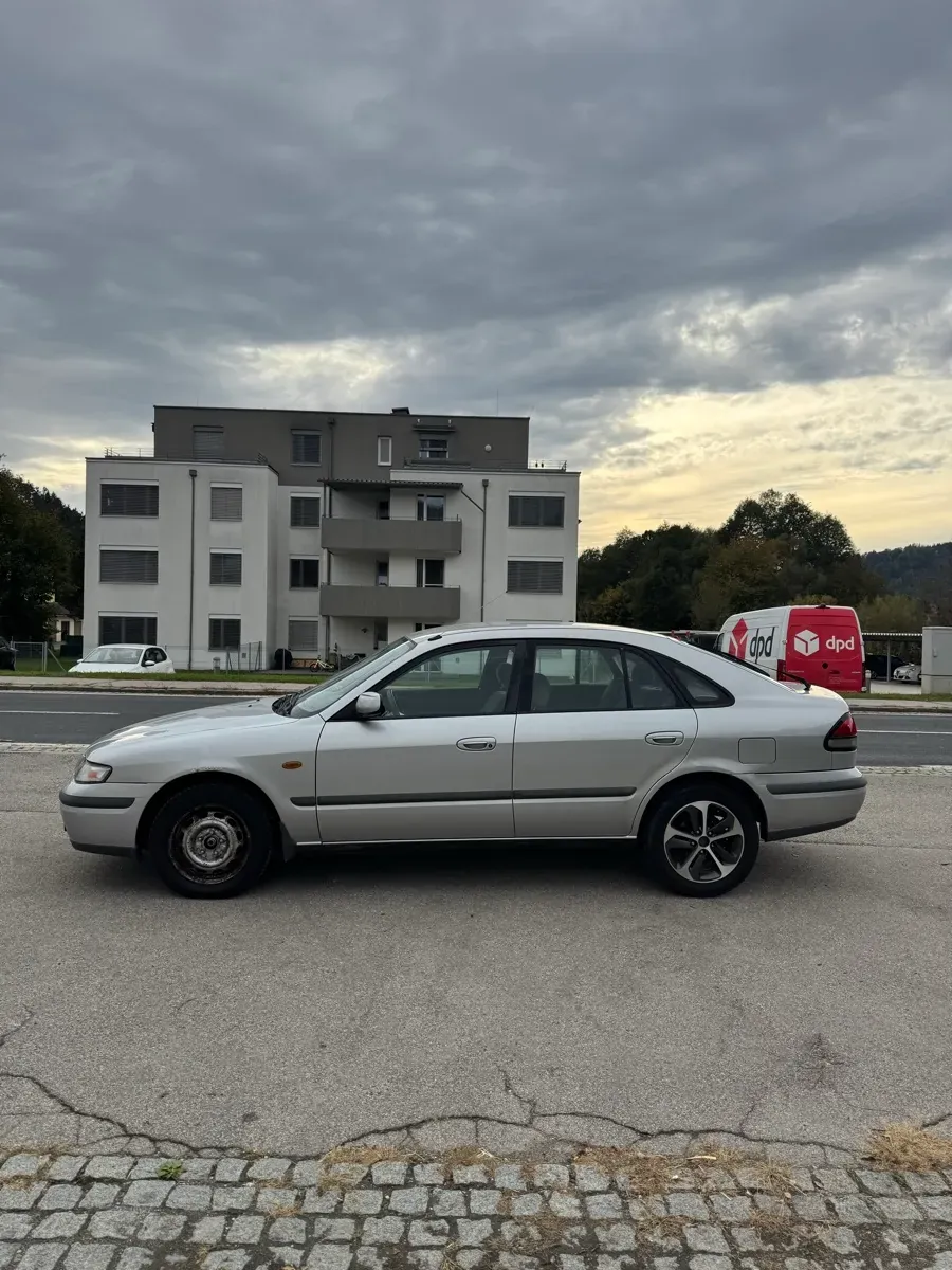 Mazda 626 1999 photo 3