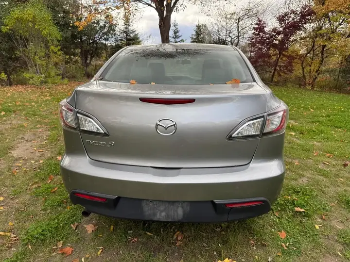 Mazda Mazda3 2011 photo 5