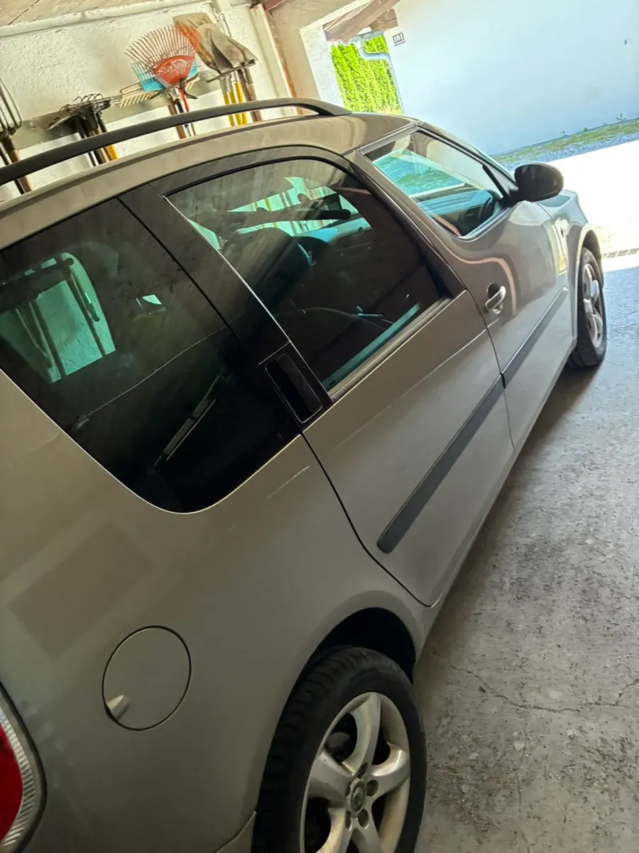 Skoda Roomster 2012 photo 3