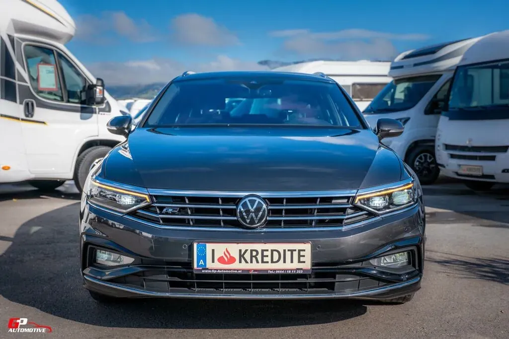 Volkswagen Passat 2022 photo 2