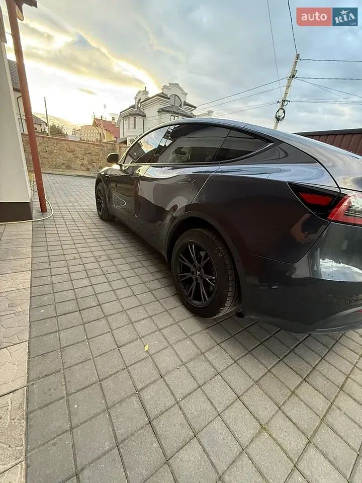 Tesla Model Y 2024 photo 5