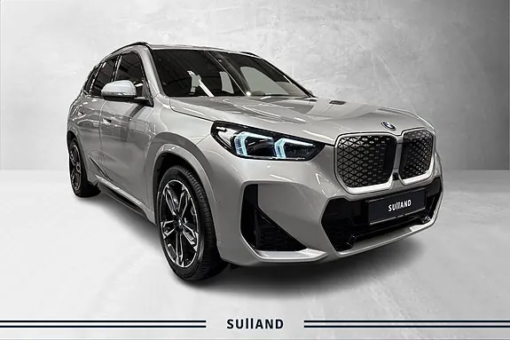 BMW Ix1 2026 photo 2