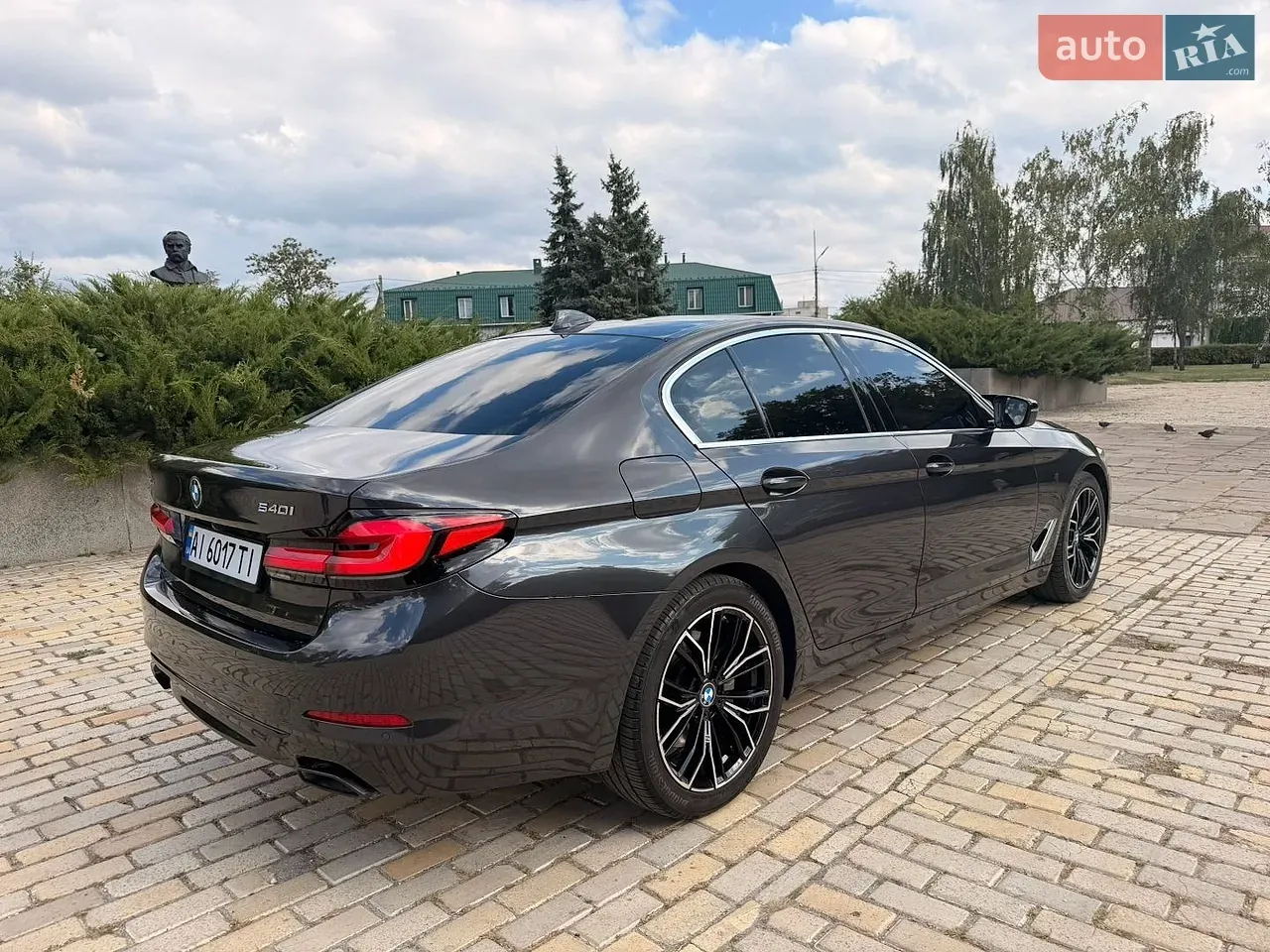 BMW 5 Series 2019 photo 5