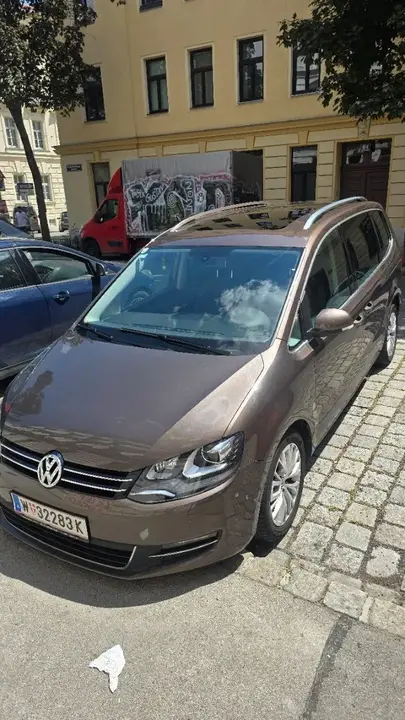 Volkswagen Sharan 2011 photo 2