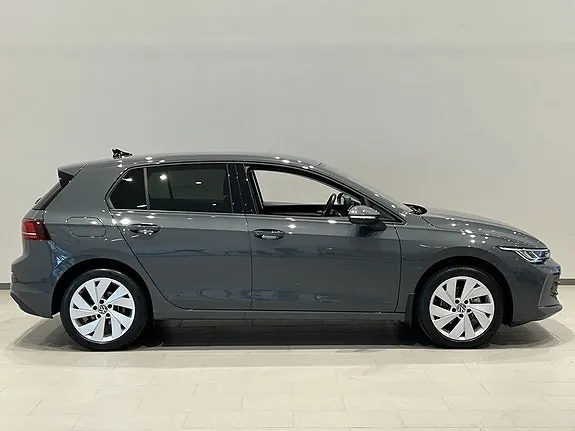 Volkswagen Golf I 2026 photo 5