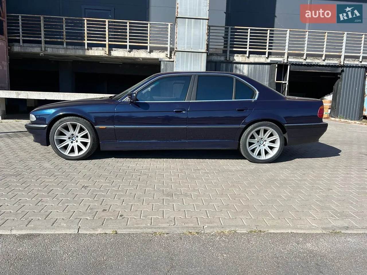 BMW 7 Series 2000 photo 5