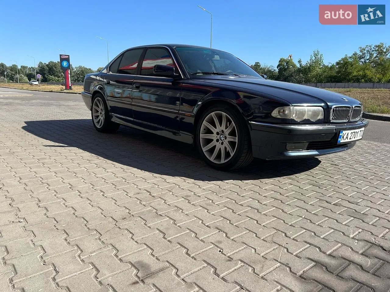 BMW 7 Series 2000 photo 2