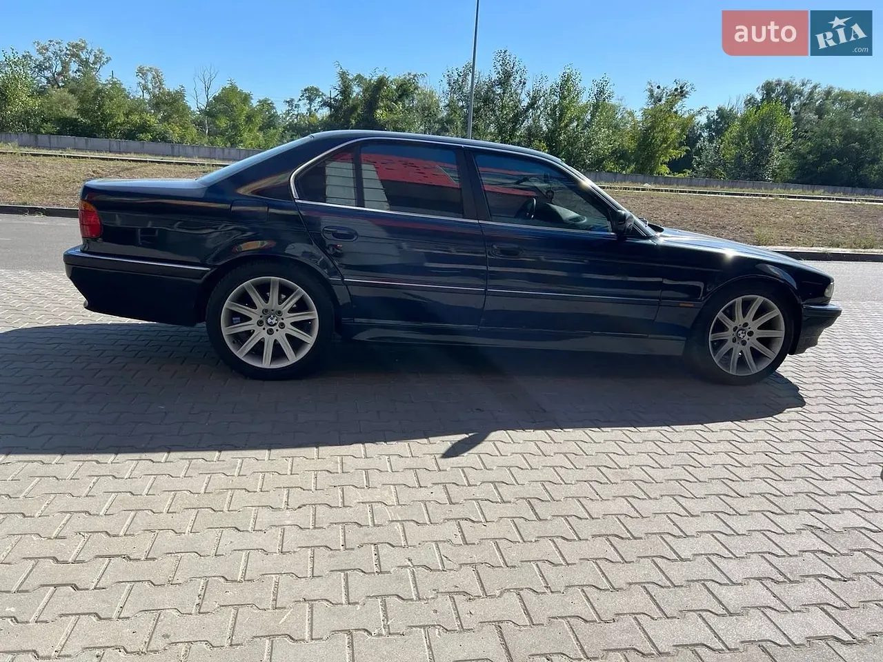 BMW 7 Series 2000 photo 3