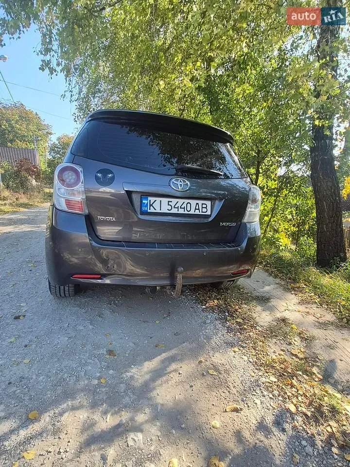 Toyota Verso 2011 photo 2