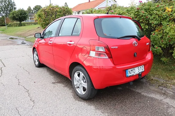 Toyota Yaris 2010 photo 2