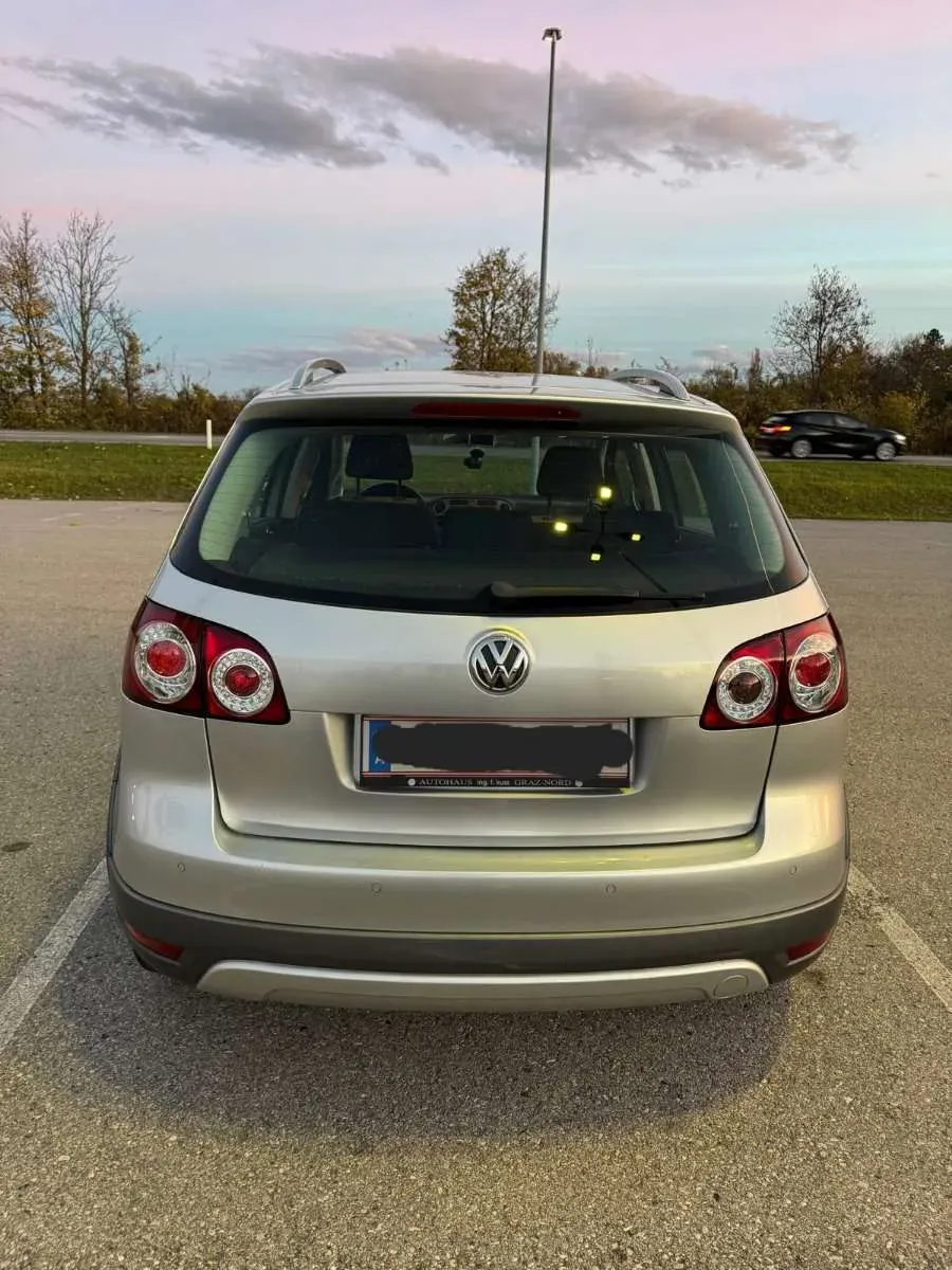 Volkswagen Golf 2012 photo 3