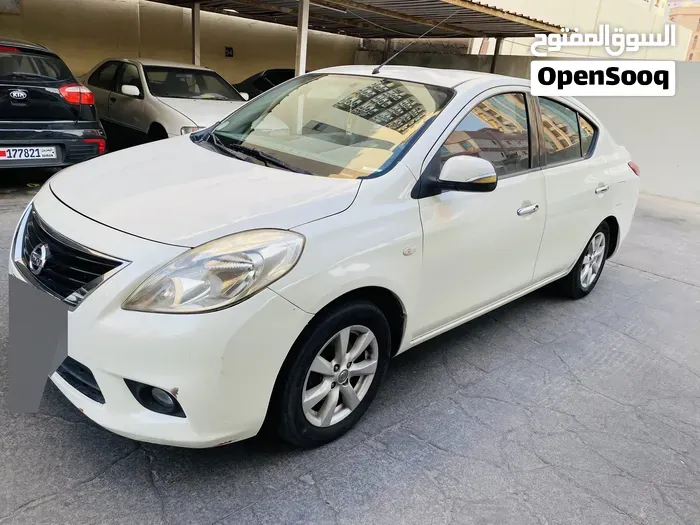 Nissan Sunny 2012 photo 2