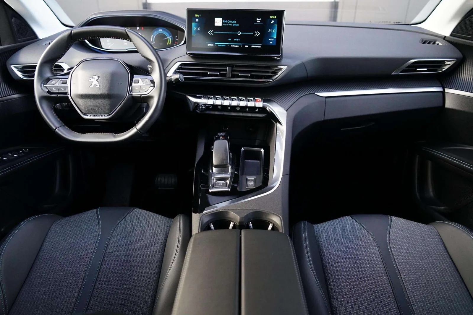 Peugeot 3008 2022 photo 4