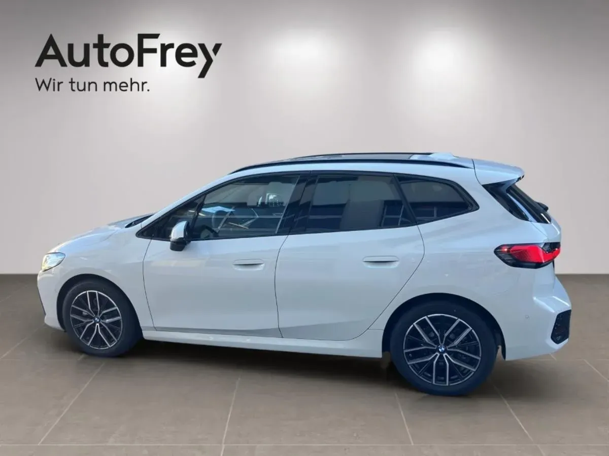 BMW 2 Series 2025 photo 5