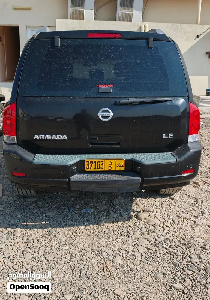Nissan Armada 2010 photo 2