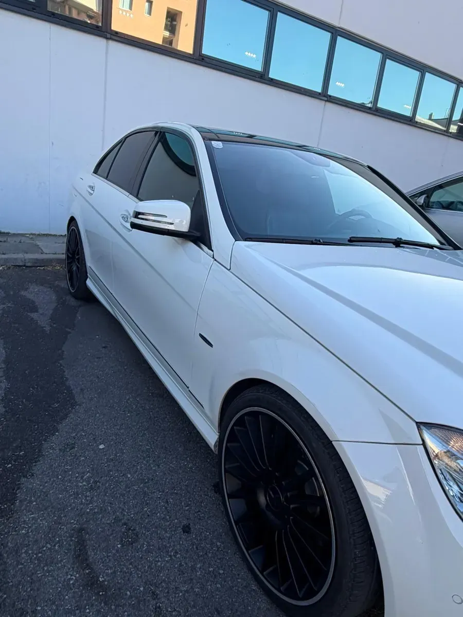 Mercedes-Benz C-Class 2008 photo 2